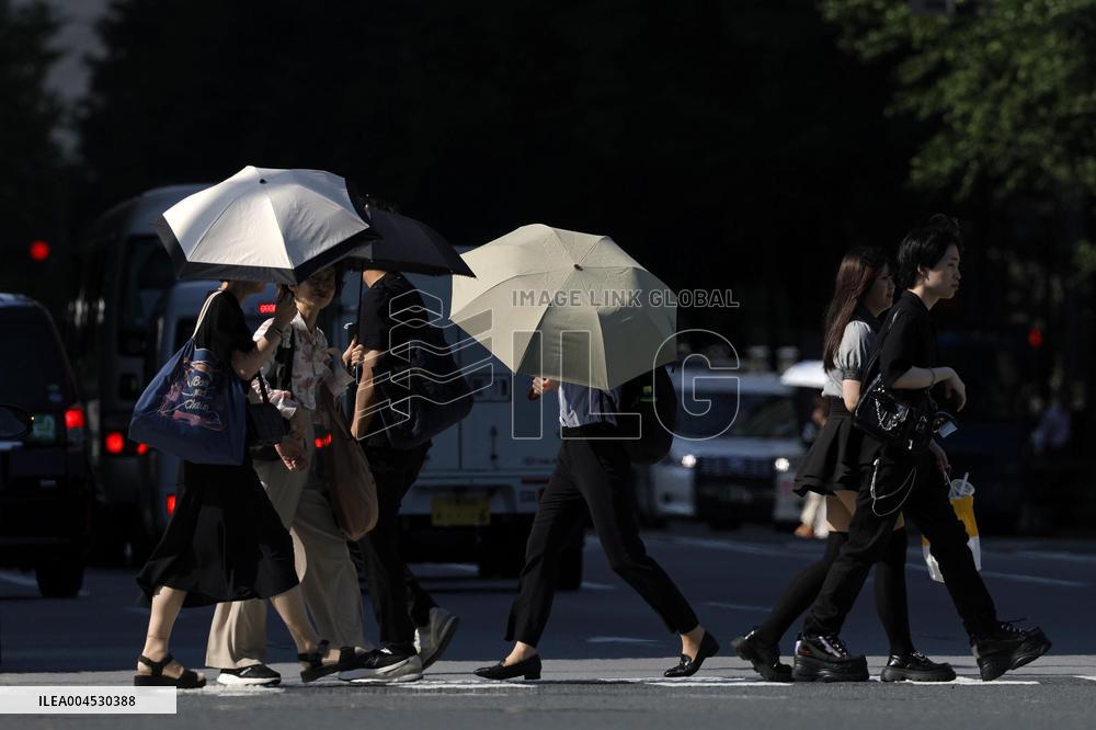 Scorching heat in Tokyo