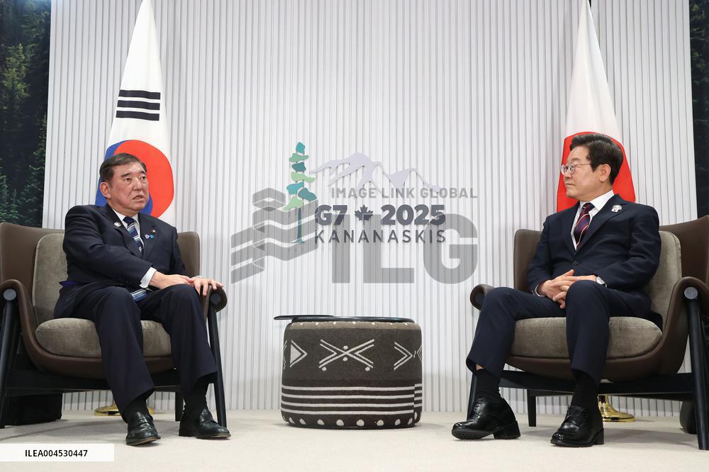 Japan-South Korea talks