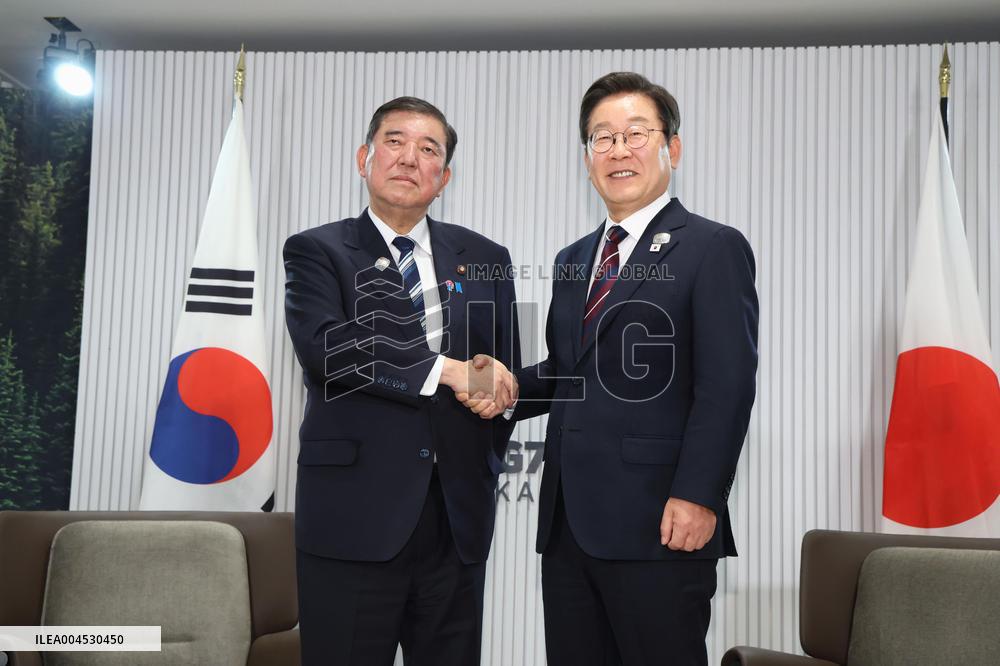 Japan-South Korea talks