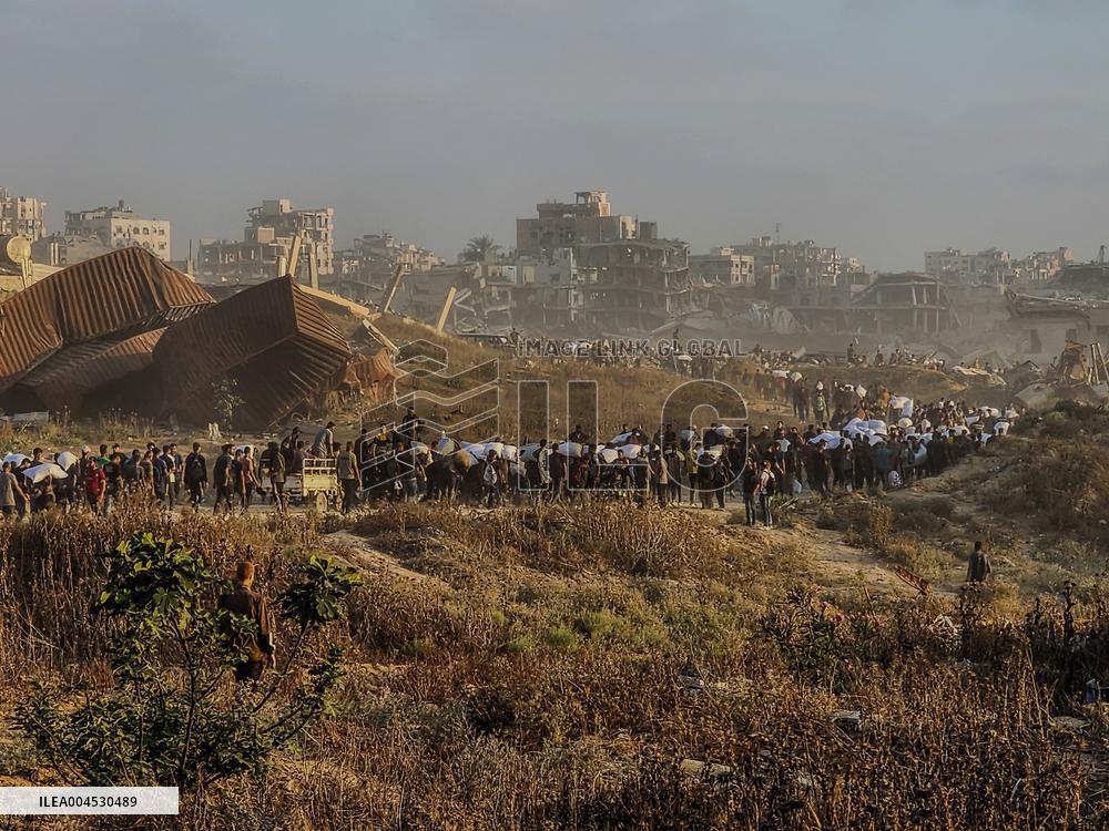 Thousands Of Starving Palestinians In Gaza Flock To The Aid Distribution Center