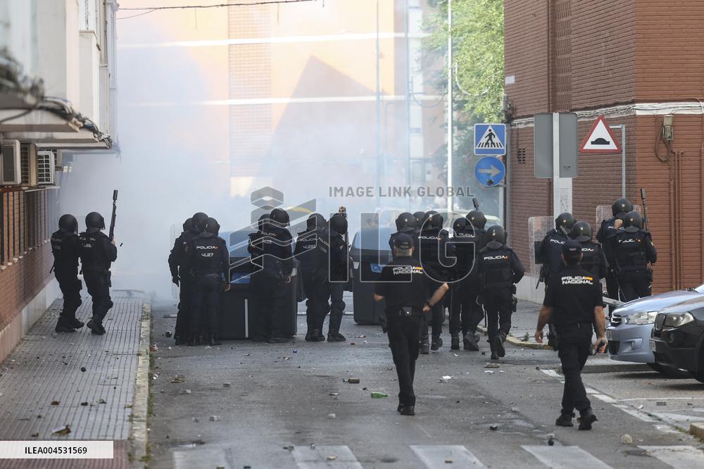 Metal Strike Disrupts Cadiz Roads and Commuter Trains - Spain