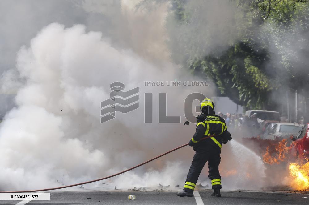 Metal Strike Disrupts Cadiz Roads and Commuter Trains - Spain