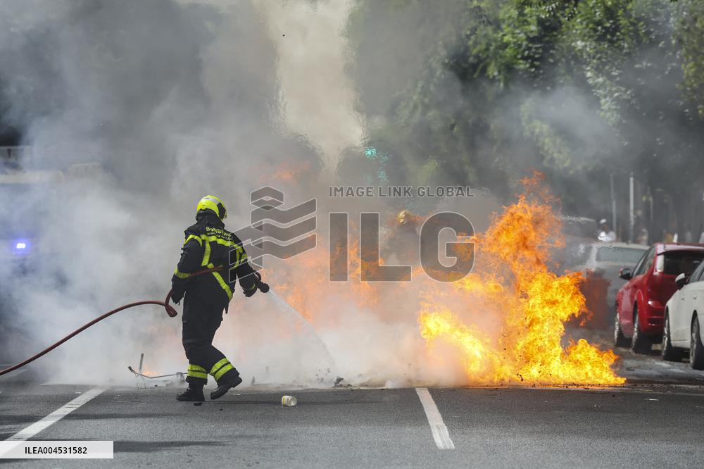 Metal Strike Disrupts Cadiz Roads and Commuter Trains - Spain