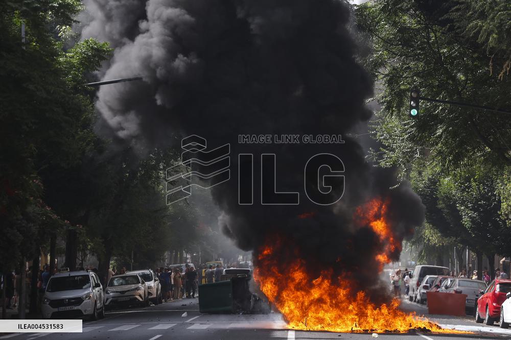 Metal Strike Disrupts Cadiz Roads and Commuter Trains - Spain