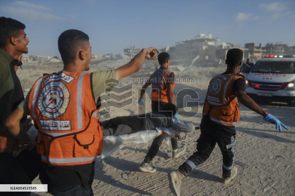Flour Aid Reaches Gaza Residents