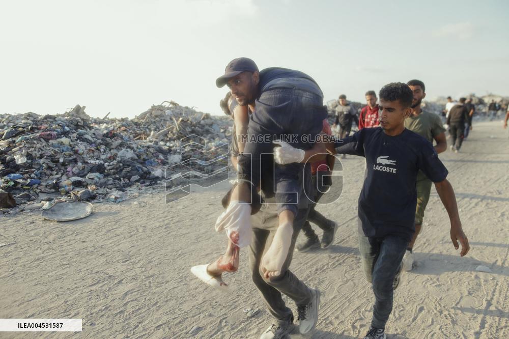Flour Aid Reaches Gaza Residents