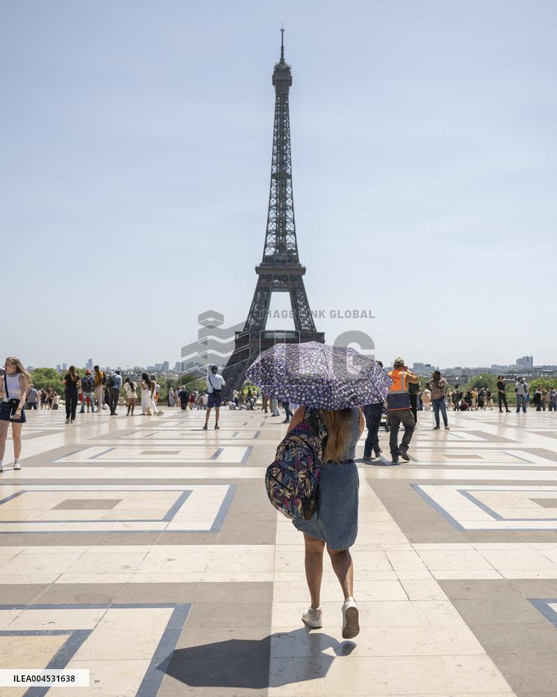 Heatwave Illustration - Paris