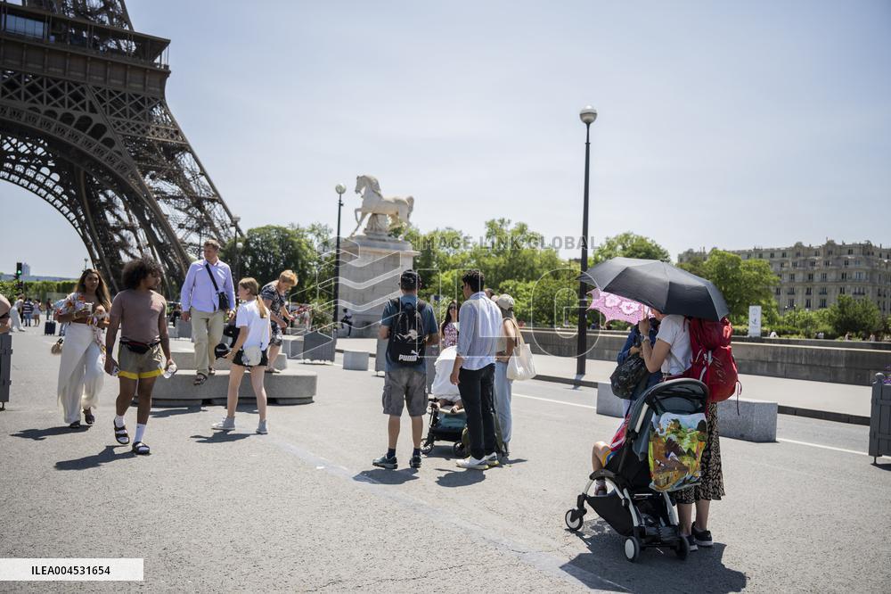 Heatwave Illustration - Paris