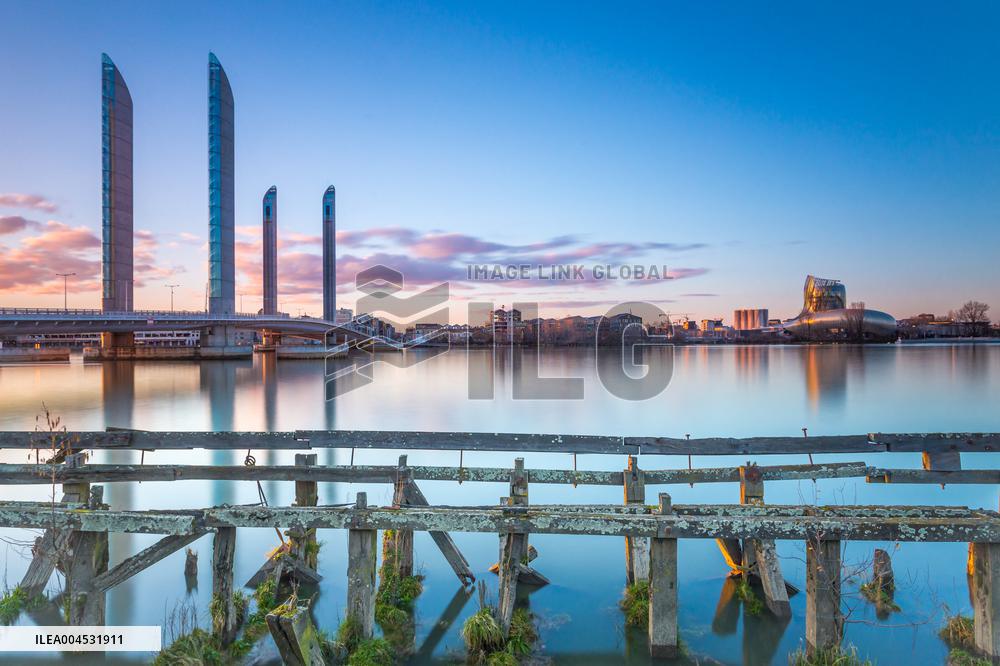 Illustration - Bordeaux