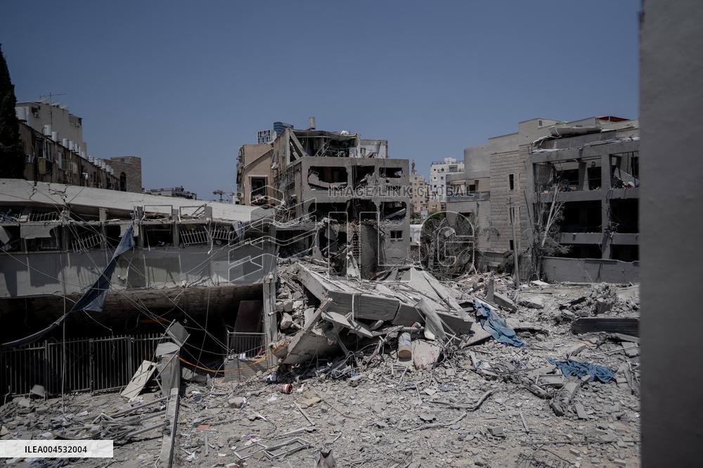 Iran Ballistic Missile hit Bnei Brak - Israel