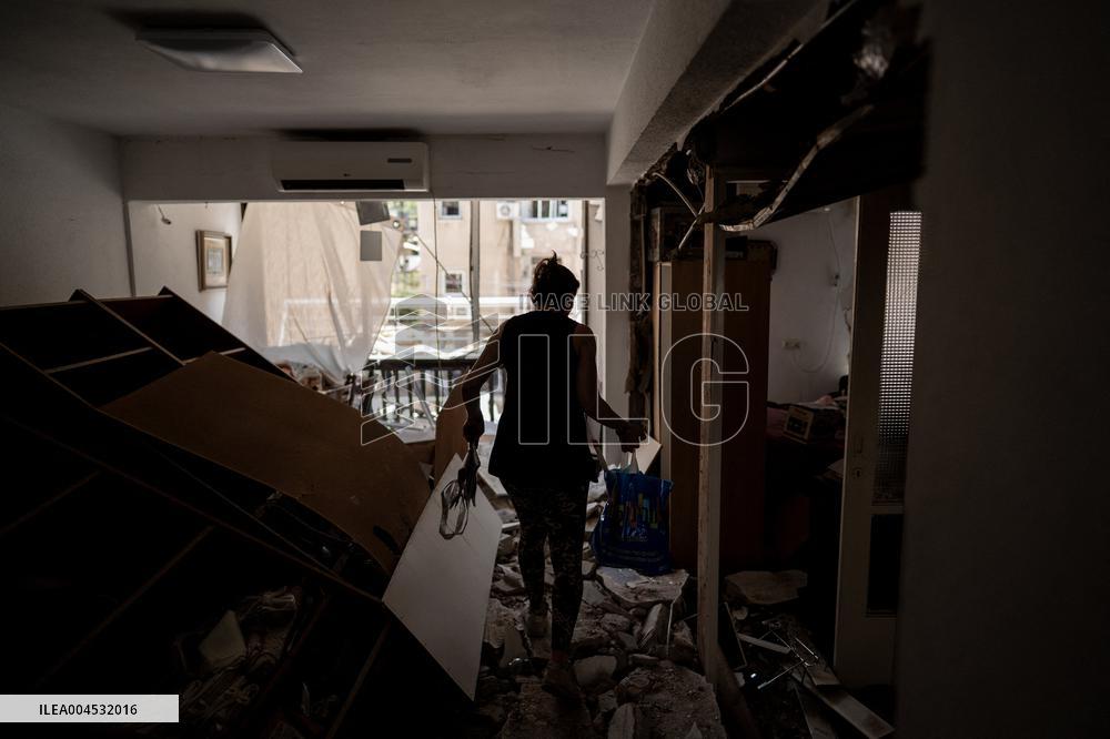 Iran Ballistic Missile hit Bnei Brak - Israel