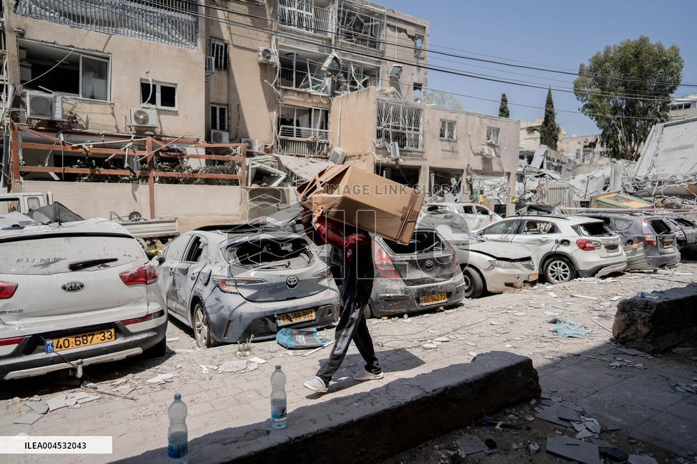 Iran Ballistic Missile hit Bnei Brak - Israel