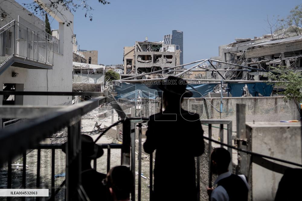 Iran Ballistic Missile hit Bnei Brak - Israel