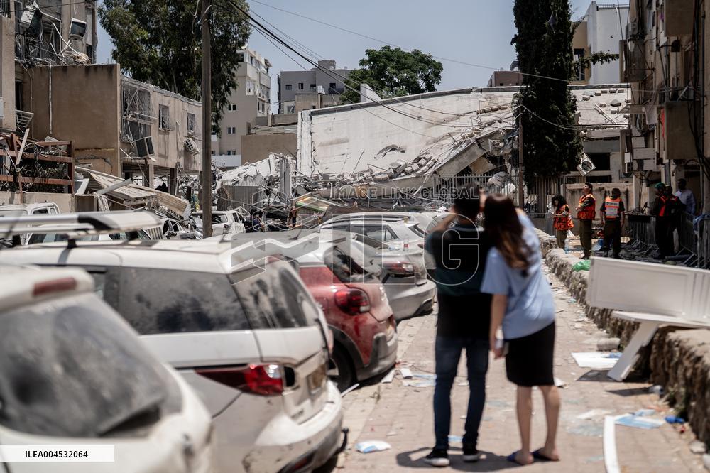 Iran Ballistic Missile hit Bnei Brak - Israel