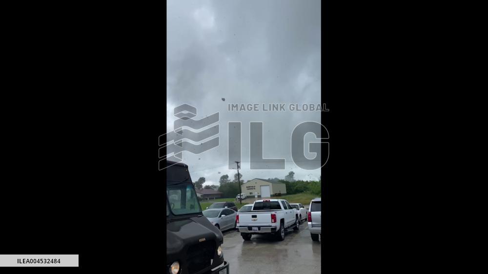 US: Tornado-Spawning Storms Rip Through Illinois