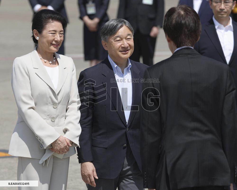Emperor, empress head for Hiroshima