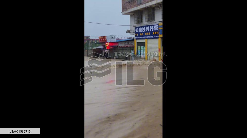 China: Torrential Downpour Triggers Flash Flood in Nanning’s Xixiangtang District