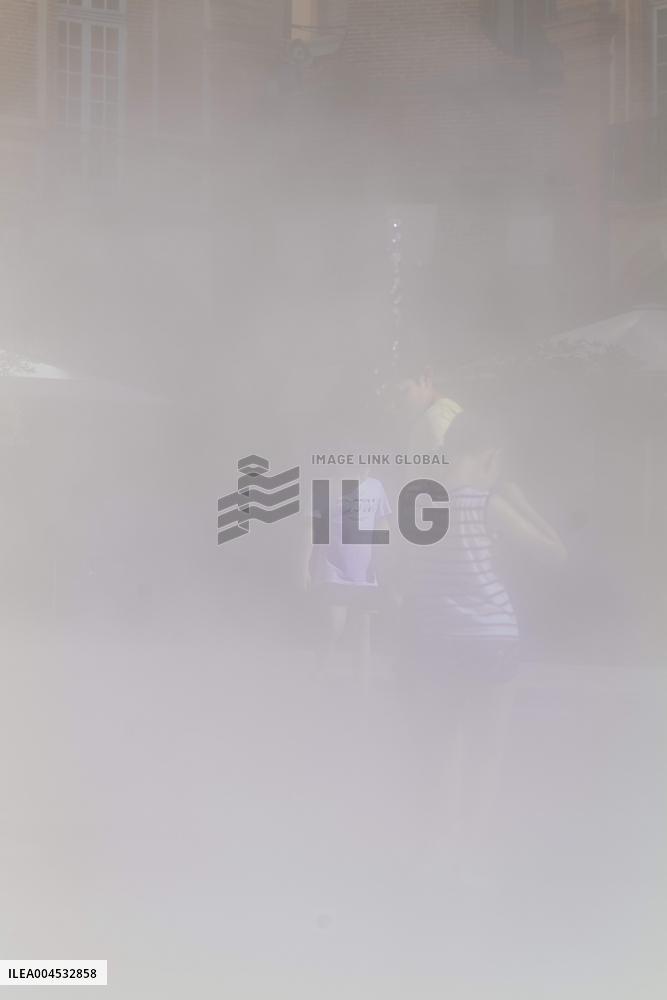 Illustration - Cooling Down on A Hot Day - Montauban