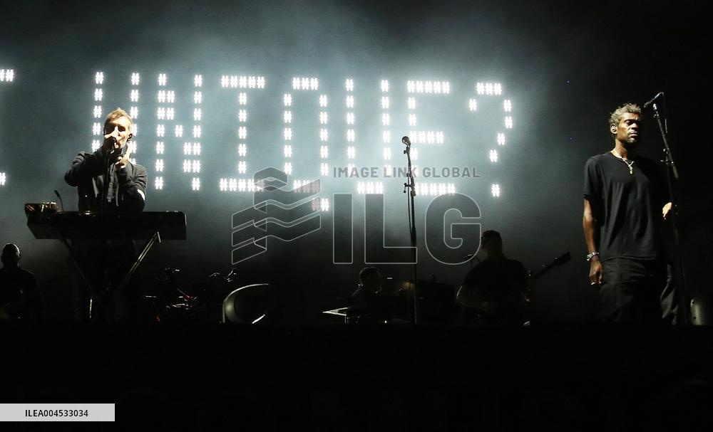 Massive Attack and Elisabeth Fraser Milan Concert - Italy