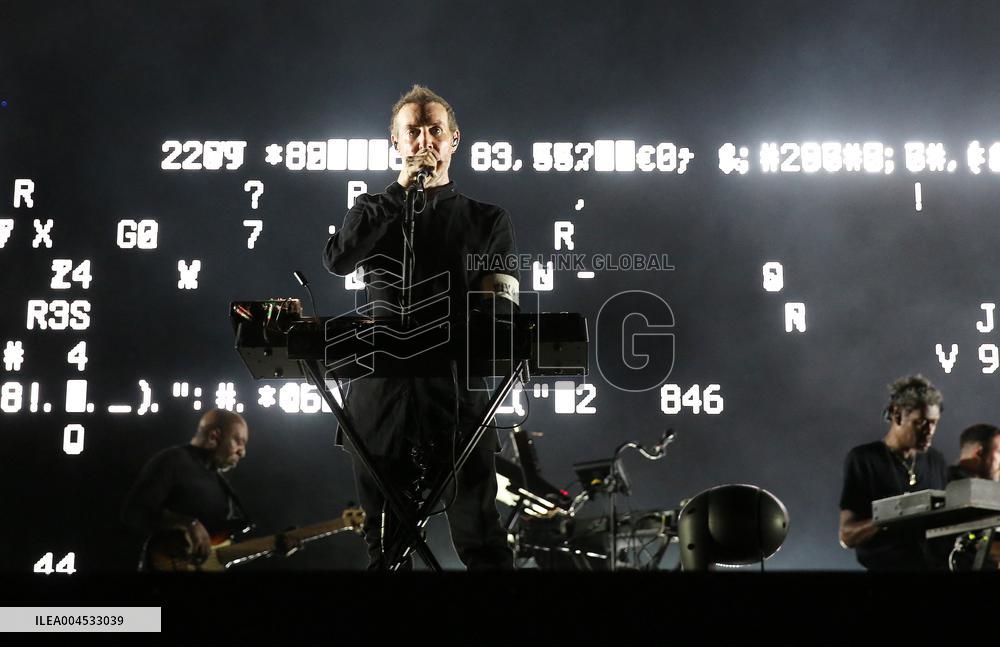 Massive Attack and Elisabeth Fraser Milan Concert - Italy