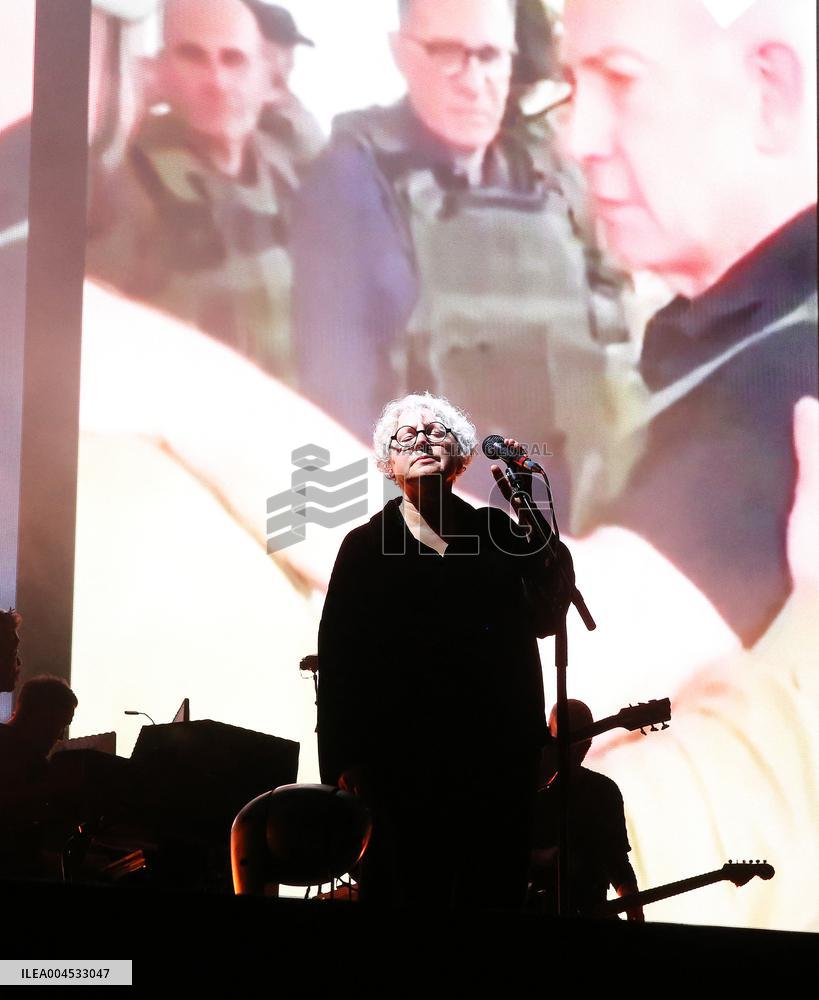 Massive Attack and Elisabeth Fraser Milan Concert - Italy