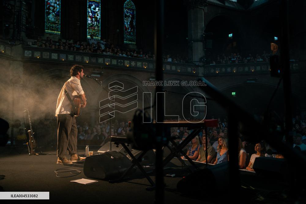 Nick Mulvey In Concert - London