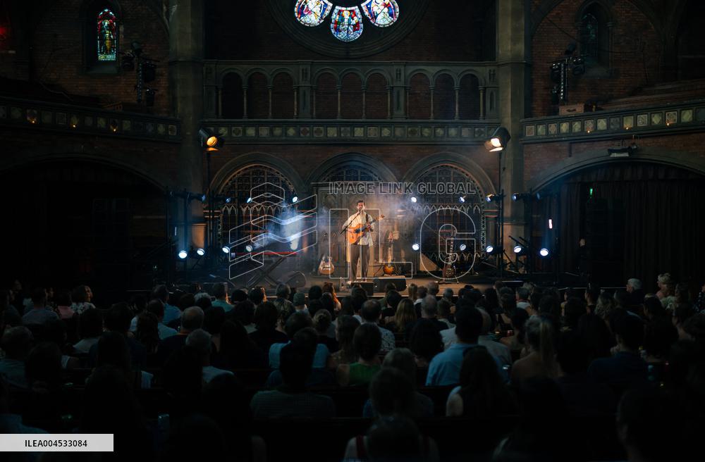 Nick Mulvey In Concert - London