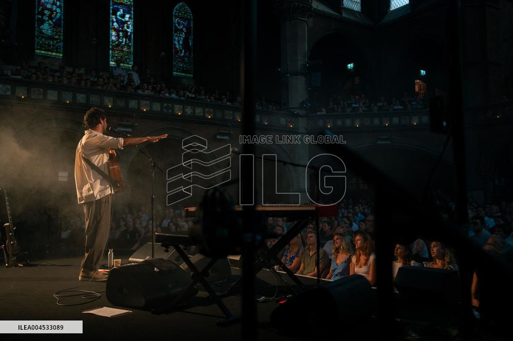 Nick Mulvey In Concert - London