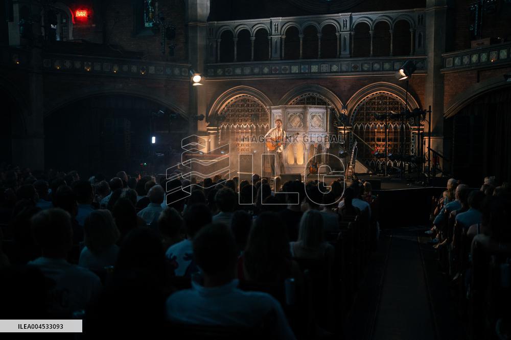 Nick Mulvey In Concert - London