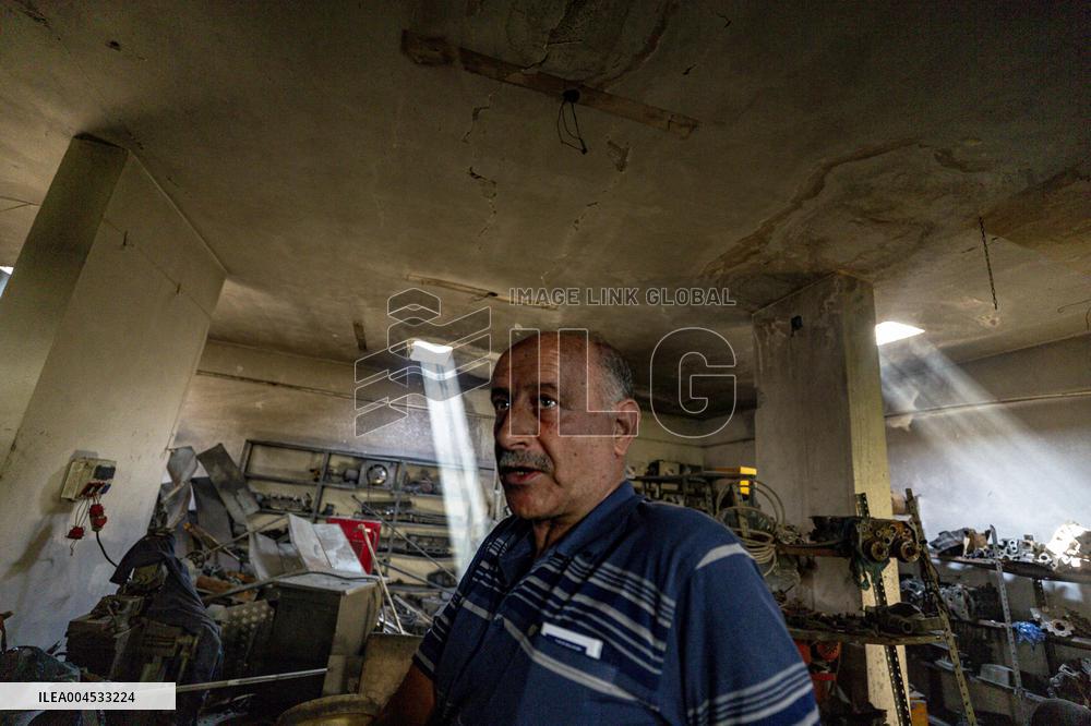 Nablus Israeli Soldiers Explode Blacksmith Shop - West Bank