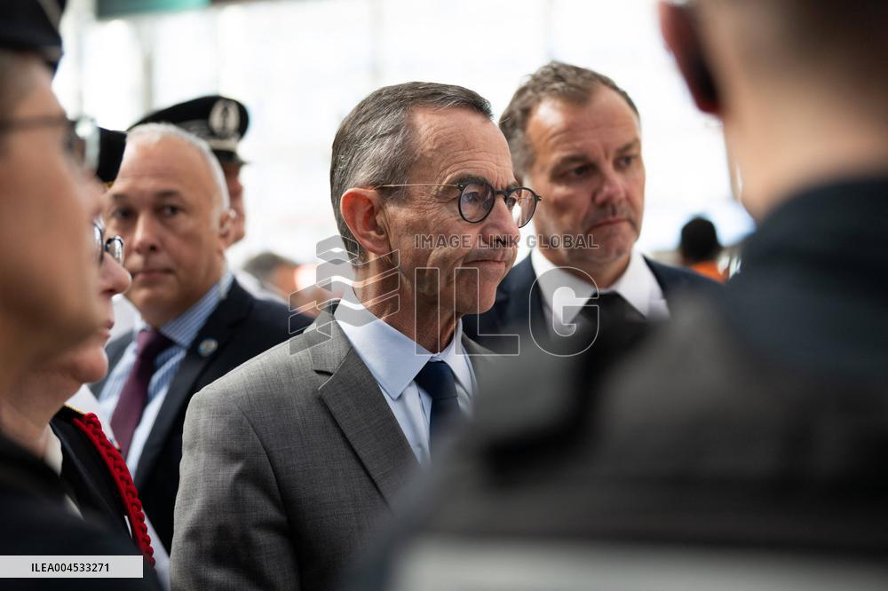 Bruno Retailleau at Gare du Nord Against Illegal Immigration - Paris