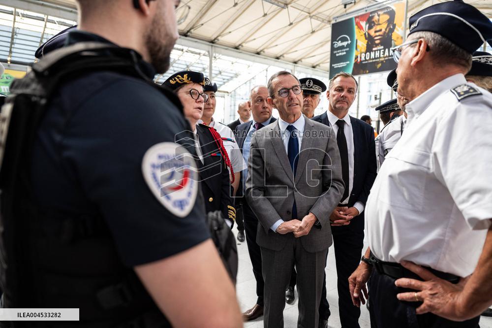 Bruno Retailleau at Gare du Nord Against Illegal Immigration - Paris