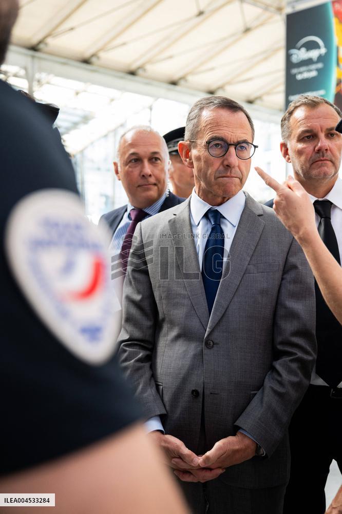 Bruno Retailleau at Gare du Nord Against Illegal Immigration - Paris