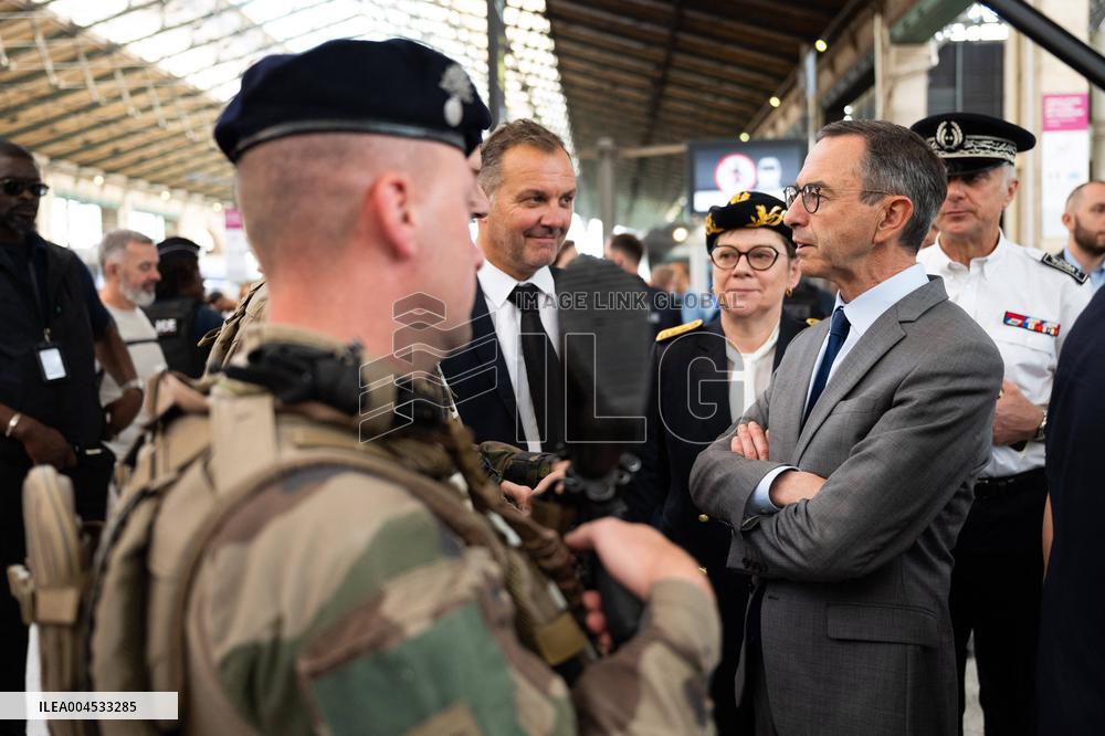 Bruno Retailleau at Gare du Nord Against Illegal Immigration - Paris