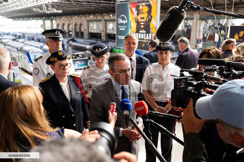 Bruno Retailleau at Gare du Nord Against Illegal Immigration - Paris