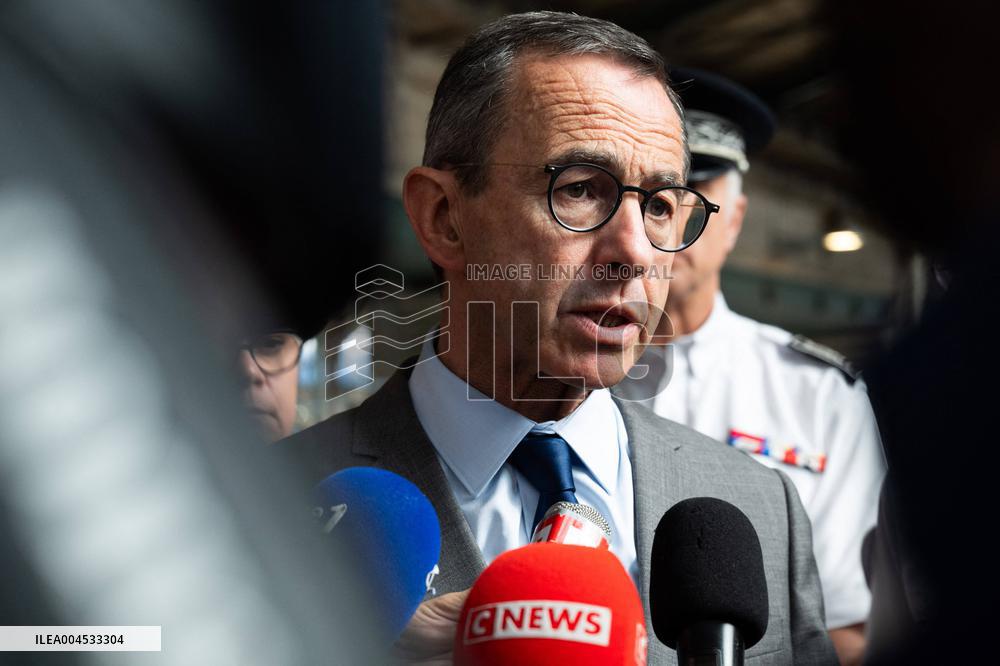 Bruno Retailleau at Gare du Nord Against Illegal Immigration - Paris