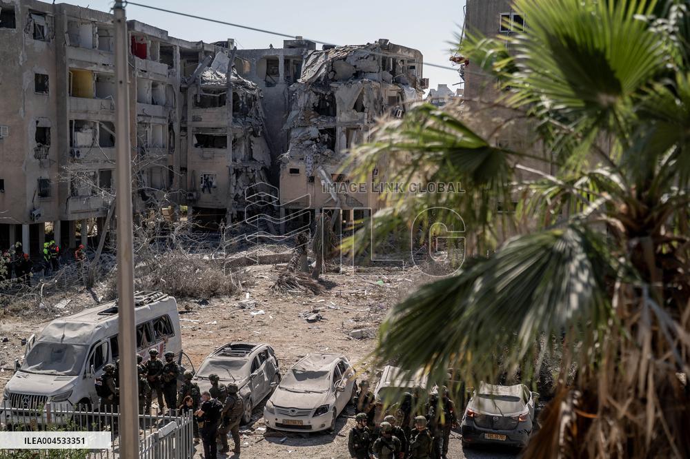 Iranian Balisstic Missle Hit Israel