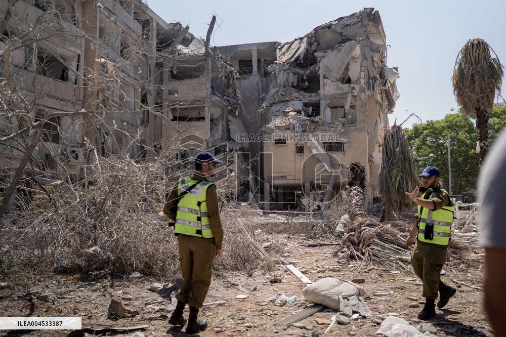 Iranian Balisstic Missle Hit Israel