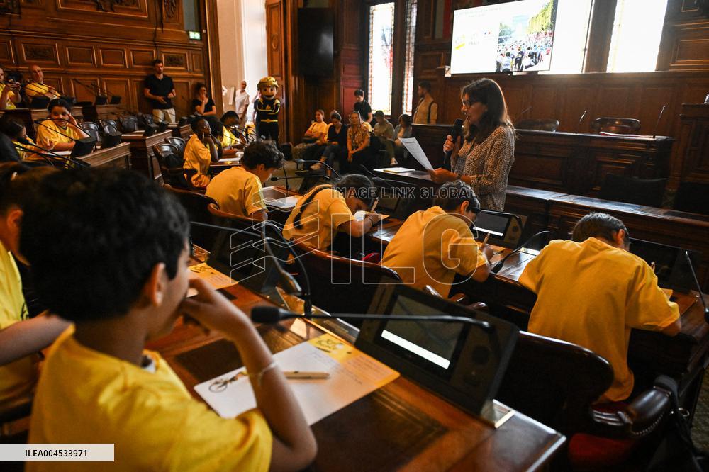 Tour de France dictation at the City Hall in Paris - FA