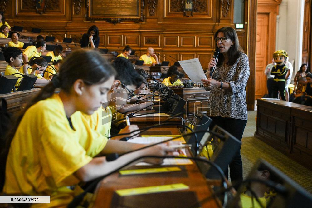 Tour de France dictation at the City Hall in Paris - FA