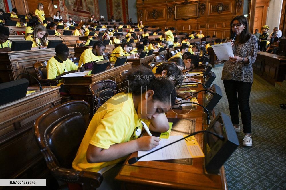Tour de France dictation at the City Hall in Paris - FA