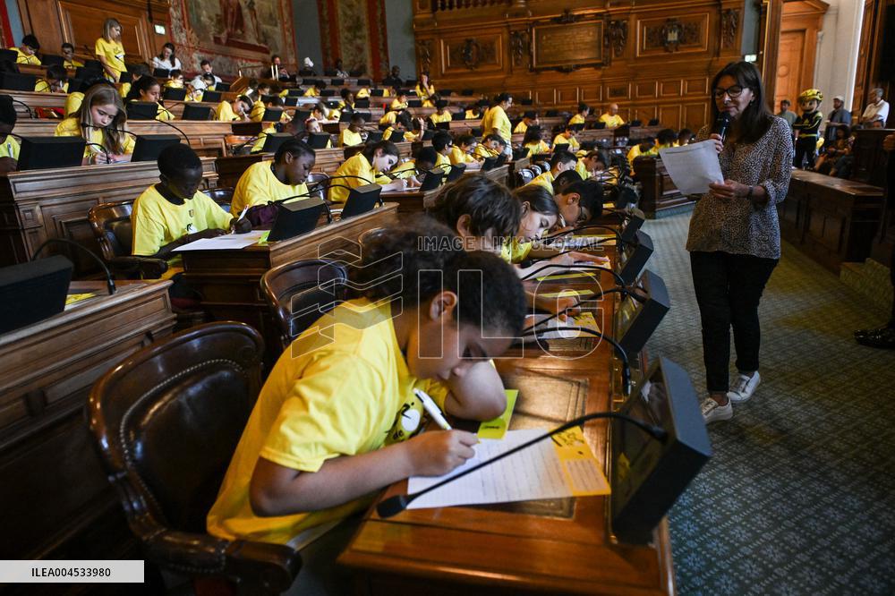 Tour de France dictation at the City Hall in Paris - FA