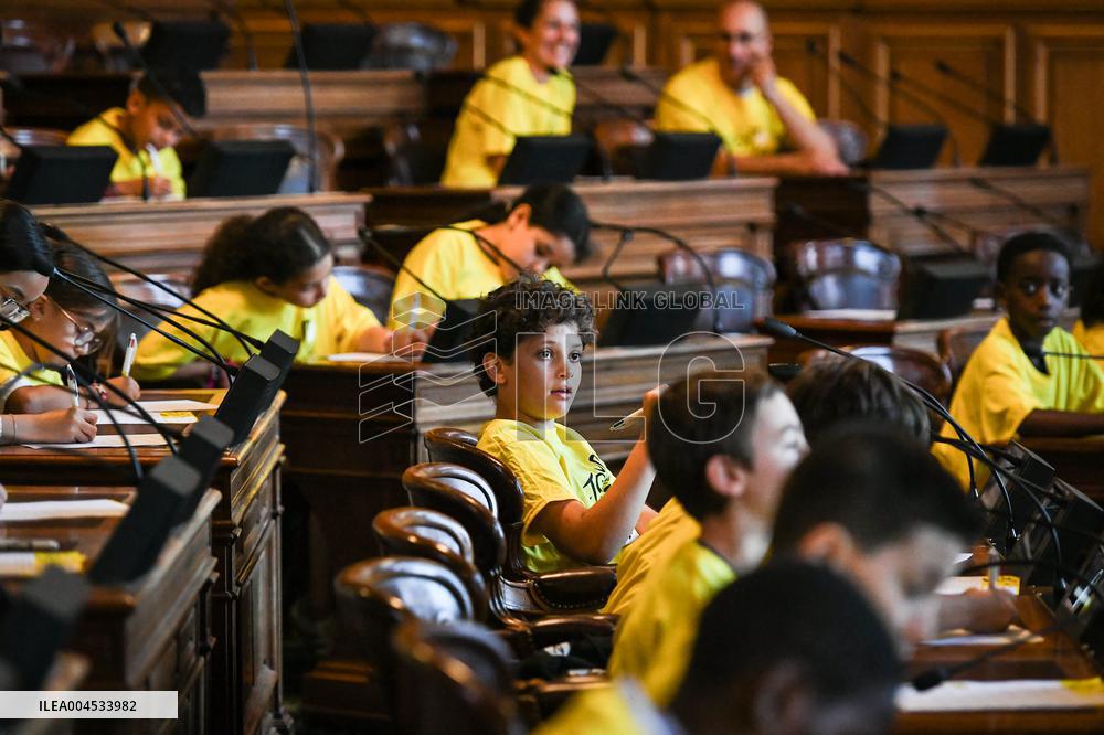 Tour de France dictation at the City Hall in Paris - FA