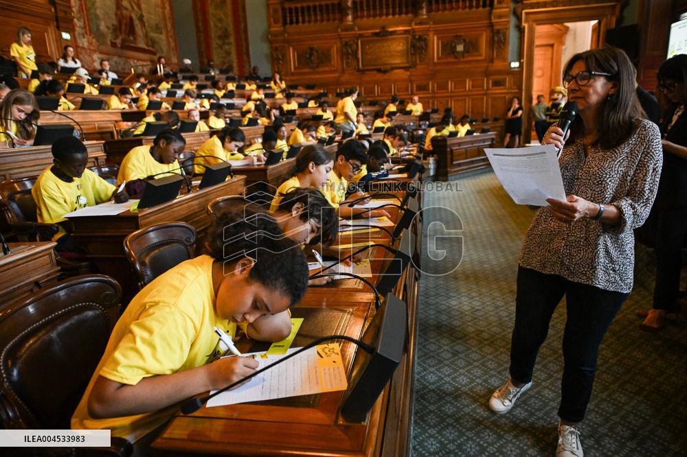 Tour de France dictation at the City Hall in Paris - FA