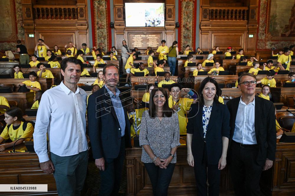 Tour de France dictation at the City Hall in Paris - FA
