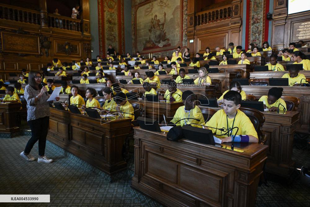Tour de France dictation at the City Hall in Paris - FA