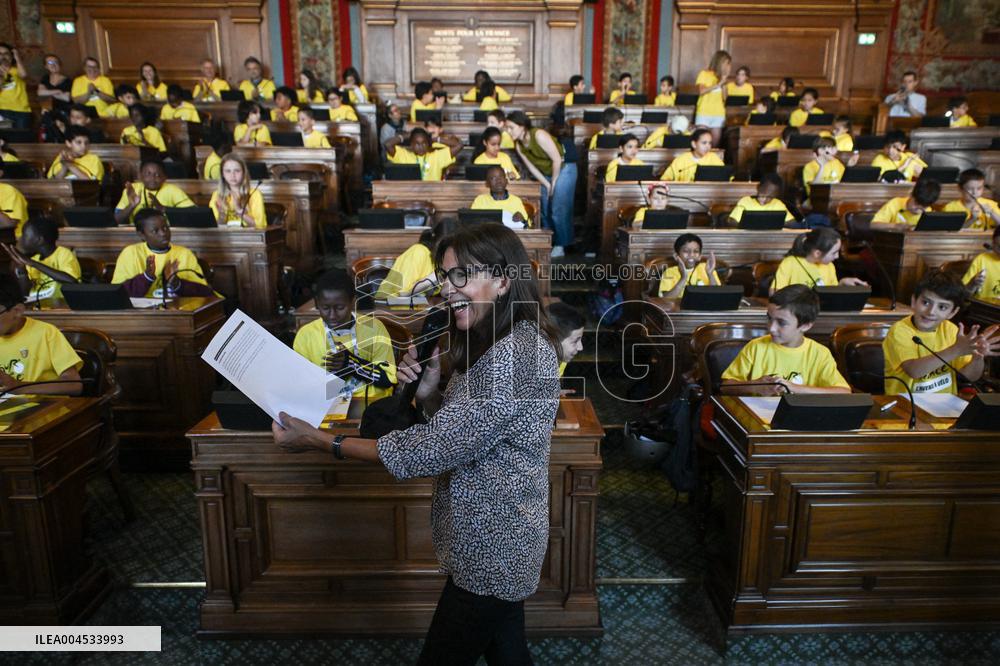 Tour de France dictation at the City Hall in Paris - FA