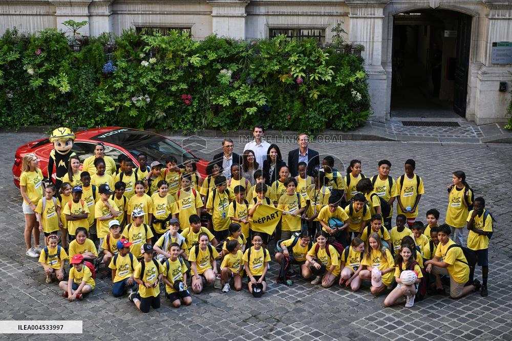 Tour de France dictation at the City Hall in Paris - FA
