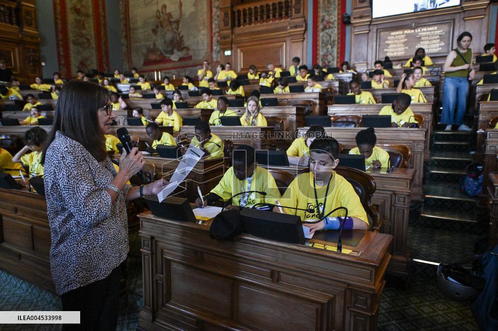 Tour de France dictation at the City Hall in Paris - FA