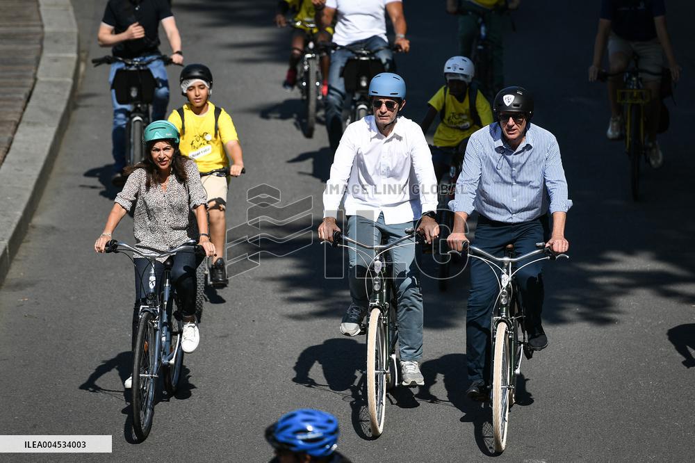 Tour de France dictation at the City Hall in Paris - FA